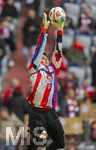 21.03.2026, Fussball Bundesliga 2025/2026, 27.Spieltag, FC Bayern München - 1.FC Union Berlin, in der Allianz-Arena München, Torwart Jonas Urbig (FC Bayern München) beim Aufwärmen, 