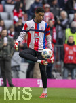 21.03.2026, Fussball Bundesliga 2025/2026, 27.Spieltag, FC Bayern München - 1.FC Union Berlin, in der Allianz-Arena München, Torwart Leonard Prescott (FC Bayern München) beim Aufwärmen.