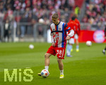 21.03.2026, Fussball Bundesliga 2025/2026, 27.Spieltag, FC Bayern München - 1.FC Union Berlin, in der Allianz-Arena München, Erblin Osmani (Bayern München) beim Aufwärmen.