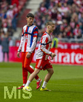 21.03.2026, Fussball Bundesliga 2025/2026, 27.Spieltag, FC Bayern München - 1.FC Union Berlin, in der Allianz-Arena München, Erblin Osmani (re, Bayern München) beim Aufwärmen, li: Filip Pavic (FC Bayern München)  