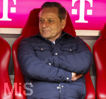 21.03.2026, Fussball Bundesliga 2025/2026, 27.Spieltag, FC Bayern München - 1.FC Union Berlin, in der Allianz-Arena München, Geschäftsführer Horst Heldt (Union Berlin) nachdenklich auf der Bank