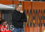 22.03.2026, Fussball 1. Bundesliga 2025/2026, 27.Spieltag, FC Augsburg - VfB Stuttgart, in der WWK-Arena Augsburg. Trainer Manuel Baum (FC Augsburg) nachdenklich.
 

