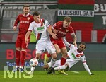 22.03.2026, Fussball 1. Bundesliga 2025/2026, 27.Spieltag, FC Augsburg - VfB Stuttgart, in der WWK-Arena Augsburg. v.l. Maximilian Mittelstädt (Stuttgart), Robin Fellhauer (Augsburg), Finn Jeltsch (Stuttgart) und Alexis Julian Claude-Maurice (FC Augsburg) 
 

