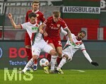 22.03.2026, Fussball 1. Bundesliga 2025/2026, 27.Spieltag, FC Augsburg - VfB Stuttgart, in der WWK-Arena Augsburg. v.l. Maximilian Mittelstädt (Stuttgart), Robin Fellhauer (Augsburg), Finn Jeltsch (Stuttgart) und Alexis Julian Claude-Maurice (FC Augsburg) 
 


