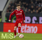 22.03.2026, Fussball 1. Bundesliga 2025/2026, 27.Spieltag, FC Augsburg - VfB Stuttgart, in der WWK-Arena Augsburg. Angelo Stiller (Stuttgart) am Ball 