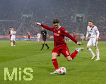 22.03.2026, Fussball 1. Bundesliga 2025/2026, 27.Spieltag, FC Augsburg - VfB Stuttgart, in der WWK-Arena Augsburg. Angelo Stiller (Stuttgart) am Ball 