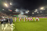 22.03.2026, Fussball 1. Bundesliga 2025/2026, 27.Spieltag, FC Augsburg - VfB Stuttgart, in der WWK-Arena Augsburg. Einlaufen der Mannschaften mit großer Choreografie der Augsburger Fans 