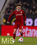 22.03.2026, Fussball 1. Bundesliga 2025/2026, 27.Spieltag, FC Augsburg - VfB Stuttgart, in der WWK-Arena Augsburg. Angelo Stiller (Stuttgart) am Ball 
