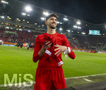 22.03.2026, Fussball 1. Bundesliga 2025/2026, 27.Spieltag, FC Augsburg - VfB Stuttgart, in der WWK-Arena Augsburg. Atakan Karazor (Stuttgart) nach dem Spiel bei den Fans 