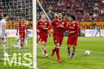 22.03.2026, Fussball 1. Bundesliga 2025/2026, 27.Spieltag, FC Augsburg - VfB Stuttgart, in der WWK-Arena Augsburg. Torjubel Deniz Undav (mitte, Stuttgart) li: Chris Führich (Stuttgart), re: Tiago Tomas (Stuttgart) 