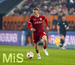 22.03.2026, Fussball 1. Bundesliga 2025/2026, 27.Spieltag, FC Augsburg - VfB Stuttgart, in der WWK-Arena Augsburg. Chris Führich (Stuttgart) am Ball