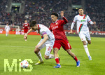 22.03.2026, Fussball 1. Bundesliga 2025/2026, 27.Spieltag, FC Augsburg - VfB Stuttgart, in der WWK-Arena Augsburg. v.li: Keven Schlotterbeck (FC Augsburg) gegen Tiago Tomas (Stuttgart) 