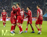 22.03.2026, Fussball 1. Bundesliga 2025/2026, 27.Spieltag, FC Augsburg - VfB Stuttgart, in der WWK-Arena Augsburg. v.li: Maximilian Mittelstädt (Stuttgart), Chema Andres (Stuttgart), Tiago Tomas (Stuttgart)  und Nikolas Nartey (Stuttgart) Torjubel 