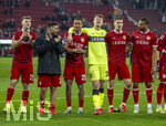 22.03.2026, Fussball 1. Bundesliga 2025/2026, 27.Spieltag, FC Augsburg - VfB Stuttgart, in der WWK-Arena Augsburg. Schlussjubel, Finn Jeltsch (Stuttgart), Deniz Undav (Stuttgart), Nikolas Nartey (Stuttgart), Torwart Alexander Nübel (Stuttgart), Finn Jeltsch (Stuttgart), Josha Vagnoman (Stuttgart)  