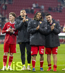22.03.2026, Fussball 1. Bundesliga 2025/2026, 27.Spieltag, FC Augsburg - VfB Stuttgart, in der WWK-Arena Augsburg. Schlussjubel,  Tiago Tomas (Stuttgart), Lorenz Assignon (Stuttgart), Deniz Undav (Stuttgart) 