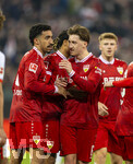 22.03.2026, Fussball 1. Bundesliga 2025/2026, 27.Spieltag, FC Augsburg - VfB Stuttgart, in der WWK-Arena Augsburg.  Torjubel  Tiago Tomas (Stuttgart), Lorenz Assignon (Stuttgart), Angelo Stiller (Stuttgart)