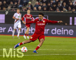 22.03.2026, Fussball 1. Bundesliga 2025/2026, 27.Spieltag, FC Augsburg - VfB Stuttgart, in der WWK-Arena Augsburg. Elvis Rexhbecaj (FC Augsburg) Schuss.