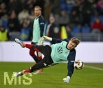 27.03.2026, Fussball Freundschafts-Länderspiel, Schweiz - Deutschland, im Stadion St.-Jakob-Park in Basel (Schweiz). Torwart Alexander Nübel (Deutschland)  hechtet dem Ball hinterher