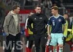 27.03.2026, Fussball Freundschafts-Länderspiel, Schweiz - Deutschland, im Stadion St.-Jakob-Park in Basel (Schweiz). v.l. Trainer Julian Nagelsmann (Deutschland) und Joshua Kimmich (Deutschland) der angeschlagen ist
