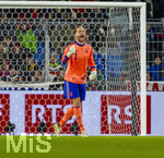 27.03.2026, Fussball Freundschafts-Länderspiel, Schweiz - Deutschland, im Stadion St.-Jakob-Park in Basel (Schweiz). Torwart Oliver Baumann (Deutschland) gibt Anweisungen. 