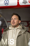 27.03.2026, Fussball Freundschafts-Länderspiel, Schweiz - Deutschland, im Stadion St.-Jakob-Park in Basel (Schweiz). Trainer Julian Nagelsmann (Deutschland) singt die Nationalhymne mit 
