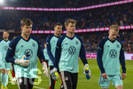 27.03.2026, Fussball Freundschafts-Länderspiel, Schweiz - Deutschland, im Stadion St.-Jakob-Park in Basel (Schweiz). von links:  Torwart Finn Dahmen (Deutschland), Torwart Alexander Nübel (Deutschland), Chris Führich (Deutschland) 