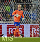 27.03.2026, Fussball Freundschafts-Länderspiel, Schweiz - Deutschland, im Stadion St.-Jakob-Park in Basel (Schweiz). Torwart Oliver Baumann (Deutschland) gibt Anweisungen.