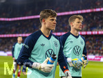 27.03.2026, Fussball Freundschafts-Länderspiel, Schweiz - Deutschland, im Stadion St.-Jakob-Park in Basel (Schweiz). von links:  Torwart Finn Dahmen (Deutschland), Torwart Alexander Nübel (Deutschland) 