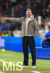 27.03.2026, Fussball Freundschafts-Länderspiel, Schweiz - Deutschland, im Stadion St.-Jakob-Park in Basel (Schweiz). Trainer Julian Nagelsmann (Deutschland) gibt Anweisungen am Spielfeldrand   