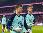 27.03.2026, Fussball Freundschafts-Länderspiel, Schweiz - Deutschland, im Stadion St.-Jakob-Park in Basel (Schweiz). von links:  Torwart Finn Dahmen (Deutschland), Torwart Alexander Nübel (Deutschland) 