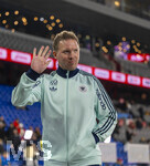 27.03.2026, Fussball Freundschafts-Länderspiel, Schweiz - Deutschland, im Stadion St.-Jakob-Park in Basel (Schweiz). Trainer Julian Nagelsmann (Deutschland) winkt den Fans 