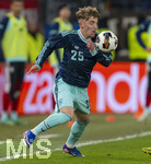 27.03.2026, Fussball Freundschafts-Länderspiel, Schweiz - Deutschland, im Stadion St.-Jakob-Park in Basel (Schweiz). Lennart Karl (Deutschland) am Ball 