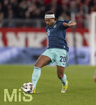 27.03.2026, Fussball Freundschafts-Länderspiel, Schweiz - Deutschland, im Stadion St.-Jakob-Park in Basel (Schweiz). Serge Gnabry (Deutschland) am Ball 