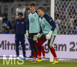 27.03.2026, Fussball Freundschafts-Länderspiel, Schweiz - Deutschland, im Stadion St.-Jakob-Park in Basel (Schweiz). Beim Aufwärmen, li: Torwart Alexander Nübel (Deutschland), re: Torwart Finn Dahmen (Deutschland) 