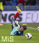 27.03.2026, Fussball Freundschafts-Länderspiel, Schweiz - Deutschland, im Stadion St.-Jakob-Park in Basel (Schweiz). Torwart Finn Dahmen (Deutschland) beim Aufwärmen. 