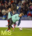 27.03.2026, Fussball Freundschafts-Länderspiel, Schweiz - Deutschland, im Stadion St.-Jakob-Park in Basel (Schweiz). Torwart Alexander Nübel (Deutschland) beim Aufwärmen. 