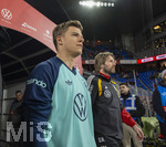 27.03.2026, Fussball Freundschafts-Länderspiel, Schweiz - Deutschland, im Stadion St.-Jakob-Park in Basel (Schweiz). von links:  Torwart Finn Dahmen (Deutschland) und Torwarttrainer Andreas Wessels (Deutschland)  