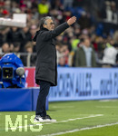 27.03.2026, Fussball Freundschafts-Länderspiel, Schweiz - Deutschland, im Stadion St.-Jakob-Park in Basel (Schweiz). Trainer Murat Yakin (Schweiz) gibt Anweisungen.