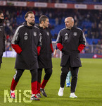 27.03.2026, Fussball Freundschafts-Länderspiel, Schweiz - Deutschland, im Stadion St.-Jakob-Park in Basel (Schweiz).  v.li: Bram Geers (Athletiktrainer, DFB),  Torwarttrainer Andreas Kronenberg (Deutschland), Co-Trainer Alfred Schreuder (Deutschland) 