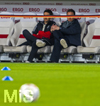 30.03.2026, Fussball Freundschafts-Länderspiele 2.Spieltag, Deutschland - Ghana, in der MHP-Arena Stuttgart (Deutschland).  Vor dem Spiel fehlt den beiden Trainern der Durchblick: re: Trainer Julian Nagelsmann (Deutschland), li: Co-Trainer Benjamin Glück (Deutschland) haben ein Absperrband in den Deutschen Landesflaggen Schwarz-Rot-Gold vor ihren Augen.