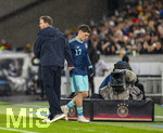 30.03.2026, Fussball Freundschafts-Länderspiele 2.Spieltag, Deutschland - Ghana, in der MHP-Arena Stuttgart (Deutschland). re: Florian Wirtz (Deutschland) wird von Trainer Julian Nagelsmann (Deutschland) ausgewechselt 