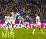 30.03.2026, Fussball Freundschafts-Länderspiele 2.Spieltag, Deutschland - Ghana, in der MHP-Arena Stuttgart (Deutschland). Vorbereitung des Tores von Undav zum 2:1 von Leroy Sane (oben, Deutschland). li: Thomas Partey (Ghana) 