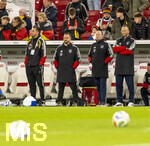 30.03.2026, Fussball Freundschafts-Länderspiele 2.Spieltag, Deutschland - Ghana, in der MHP-Arena Stuttgart (Deutschland). DFB-Staff am Spielfeldrand mit von links:  Mads Buttgereit (Assistenztrainer Standards), Bernd Schosser (Physiotherapeut), Jens Joppich (Physiotherapeut), -, 
