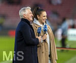 30.03.2026, Fussball Freundschafts-Länderspiele 2.Spieltag, Deutschland - Ghana, in der MHP-Arena Stuttgart (Deutschland). ARD-Experte Bastian Schweinsteiger (li) und Moderatorin Esther Sedlaczek (re)