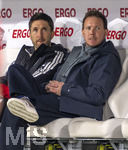 30.03.2026, Fussball Freundschafts-Länderspiele 2.Spieltag, Deutschland - Ghana, in der MHP-Arena Stuttgart (Deutschland).  Vor dem Spiel, re: Trainer Julian Nagelsmann (Deutschland), li: Co-Trainer Benjamin Glück (Deutschland) nachdenklich auf der Bank.