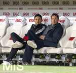 30.03.2026, Fussball Freundschafts-Länderspiele 2.Spieltag, Deutschland - Ghana, in der MHP-Arena Stuttgart (Deutschland).  Vor dem Spiel, re: Trainer Julian Nagelsmann (Deutschland), li: Co-Trainer Benjamin Glück (Deutschland) nachdenklich auf der Bank.