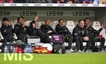 04.04.2026, Fussball 1. Bundesliga 2025/2026, 28.Spieltag, VfB Stuttgart - Borussia Dortmund, in der MHP-Arena Stuttgart, Sportdirektor Ole Book (Borussia Dortmund) auf der Bank neben Trainer Niko Kovac (re, Borussia Dortmund) 
 

