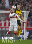04.04.2026, Fussball 1. Bundesliga 2025/2026, 28.Spieltag, VfB Stuttgart - Borussia Dortmund, in der MHP-Arena Stuttgart, v.l. Deniz Undav (Stuttgart) gegen Nico Schlotterbeck (Borussia Dortmund) 
 

