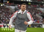04.04.2026, Fussball 1. Bundesliga 2025/2026, 28.Spieltag, VfB Stuttgart - Borussia Dortmund, in der MHP-Arena Stuttgart, Ermedin Demirovic (Stuttgart) wärmt sich auf.
 

