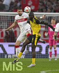 04.04.2026, Fussball 1. Bundesliga 2025/2026, 28.Spieltag, VfB Stuttgart - Borussia Dortmund, in der MHP-Arena Stuttgart, v.l. Jeff Chabot (Stuttgart) gegen Serhou Yadaly Guirassy (Borussia Dortmund) 
 

